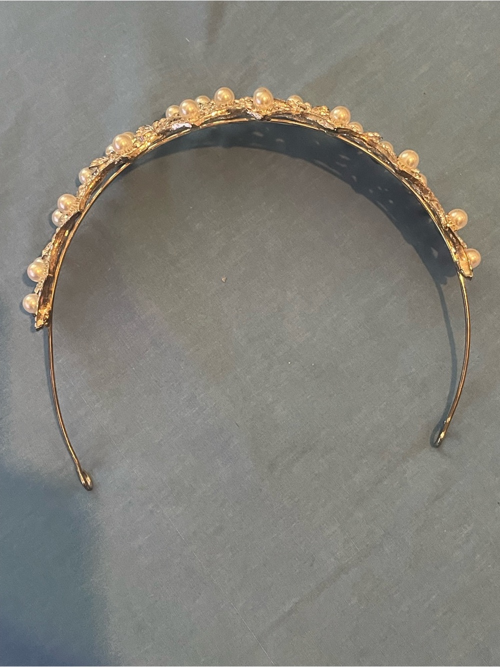Silver Pearl Accent Tiara- Elegant Women’s Accessory- Bridgerton Experience - Picture 4 of 5